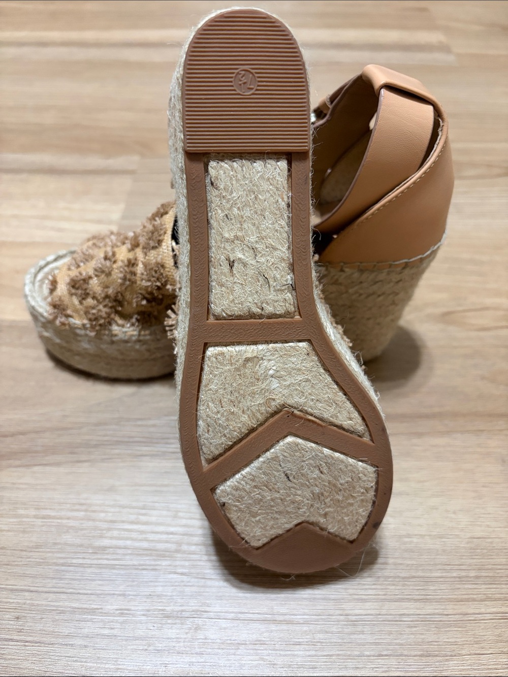 Marc Fisher LTD Mladawn Raffia Fringe Espadrille Wedge Sandals Ankle Strap 7.5 - Picture 4 of 5